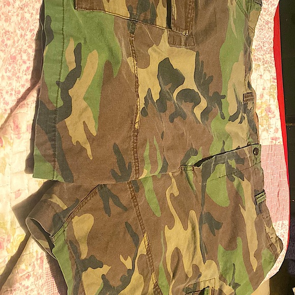 I have a lot of new Ralph Lauren clothes that I wear 3 or 4 times - Picture 2 of 2